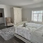 Stylish Apartment At Barmby Moor House